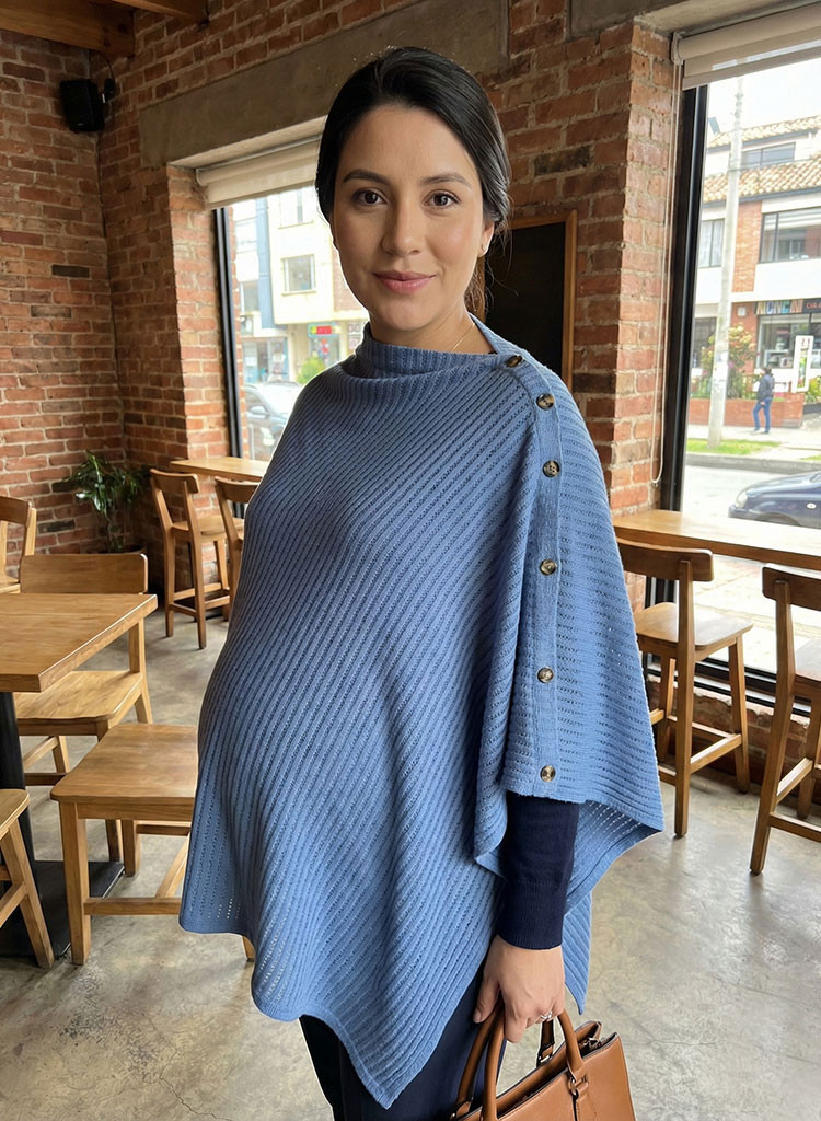 Capa Materna Tejida y Elegante | Embarazo y Lactancia Azul | Dos Amores